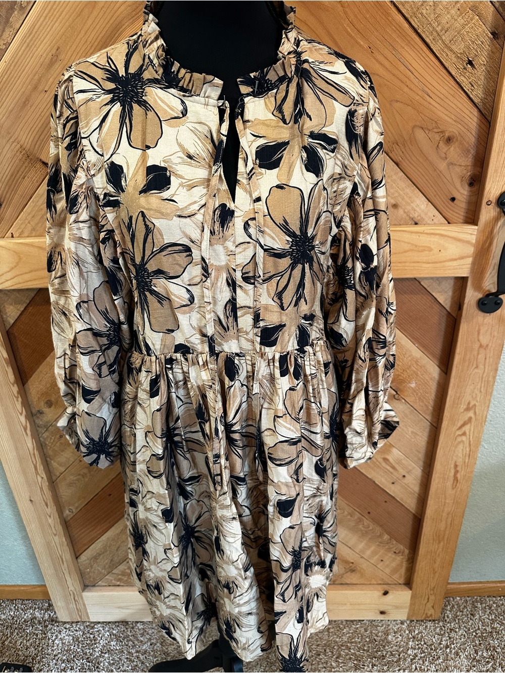 Jodifl Floral Stretch Waist Midi Dress - Beige/Black with pockets